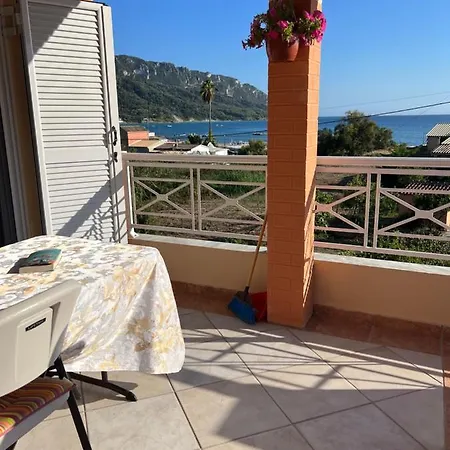 Magda. Apartment Agios Georgios Pagon