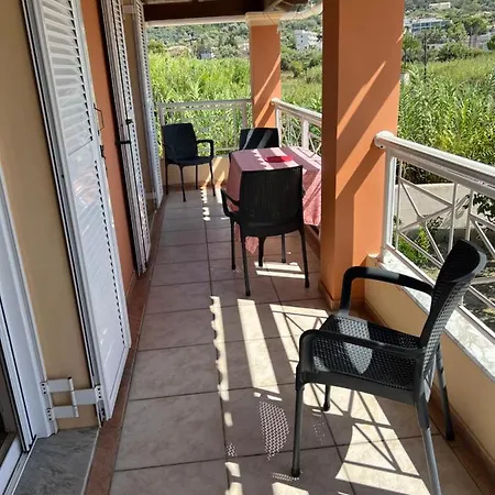 Magda. Apartmán Agios Georgios Pagon